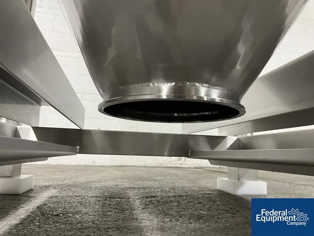 Tote Tank, Stainless Steel, 2000 Liter, with valve, cone bottom, fork access - Image 8