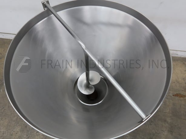 Vemag #R500, continuous twin screw vacuum stuffer, 500-2500 Kg per hour, with 37" OD x 32' deep Stainless - Image 2