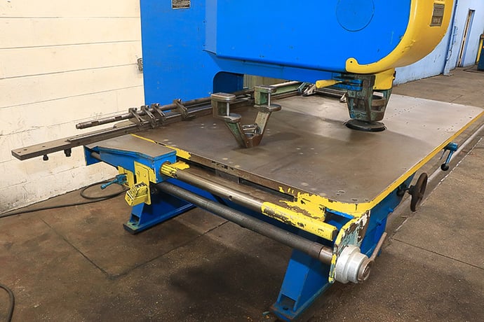 30 Ton, Strippit #Super-30/30, semi-auto single station punch press, 5/8" stroke, 30" throat, 3.5" hole - Image 4