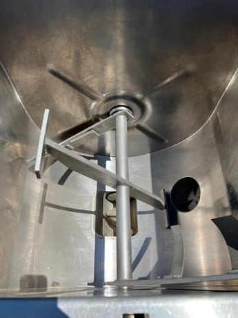 5 cu.ft. Hollymatic #GMG-180-A, Mixer/Grinder, Stainless Steel, 20" x 24" x 26" deep Chamber, 6" x 7" center - Image 2