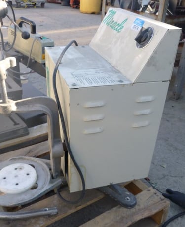 1 gallon Paint Shaker, Miracle Paint Rejuvenator Company #DC-1-C, single arm, 18 lbs. load capacity, 1/3 HP - Image 2