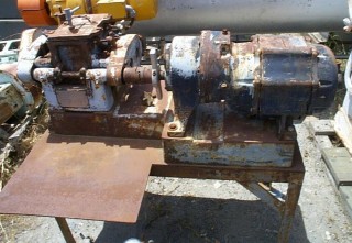 .5 gallon Baker #50032, Sigma Blade Mixer, 5" x 7" chamber top opening cover, 0.018" clearance between blade - Image 1