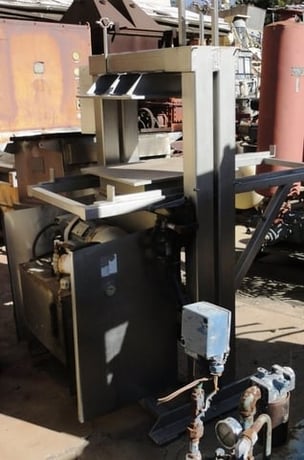 California Day Fresh Foods #SS24, Juice Platen Press, Stainless Steel, 24" x 24", 5 HP, 1740 RPM, 230/460 V - Image 1