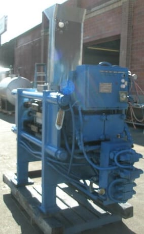 Stoll III, Juice Platen Press, 24" x 24", Stainless Steel feed hopper & screw feed elevator - Image 1