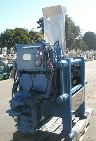 Stoll III, Juice Platen Press, 24" x 24", Stainless Steel feed hopper & screw feed elevator - Image 2