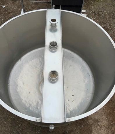 200 gallon Stainless Steel Cone-Bottom Tank, 48" diameter x 24" deep, 2" diameter Center bottom outlet, (2) - Image 4