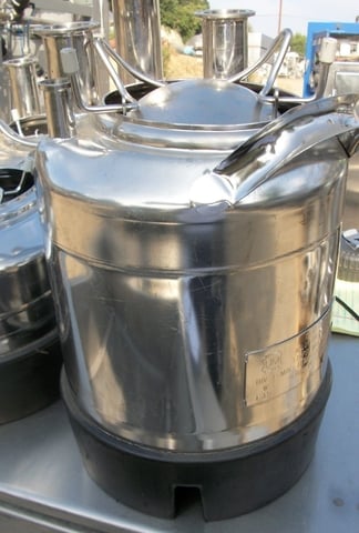 1 gallon Alloy Products, Stainless Steel Pressure Tank, 9" diameter X 8.5" straight side, 135 psi, 1995 - Image 1