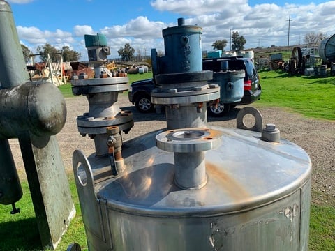 270 gallon Stainless Steel Tank, 3' diameter x 5' straight side, 18" diameter Flanged side bottom manway, 2" - Image 4