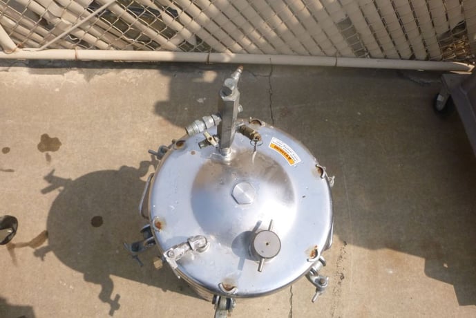 5 gallon DeVilbiss #1420-498, Stainless Steel Pressure Vessel/Tank, 14" diameter x 19-1/16" H Vessel, 1.5" - Image 3