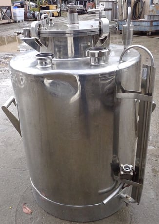 50 gallon Stainless Steel Tank, 23" diameter x 27" straight side, 12" diameter Manway, (3) 2" top inlets - Image 3