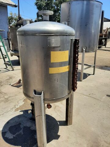 50 gallon Ce Howard Howard, Stainless Steel Surge Tank, 24" diameter x 26" straight side Tank, 60 psi @ - Image 1