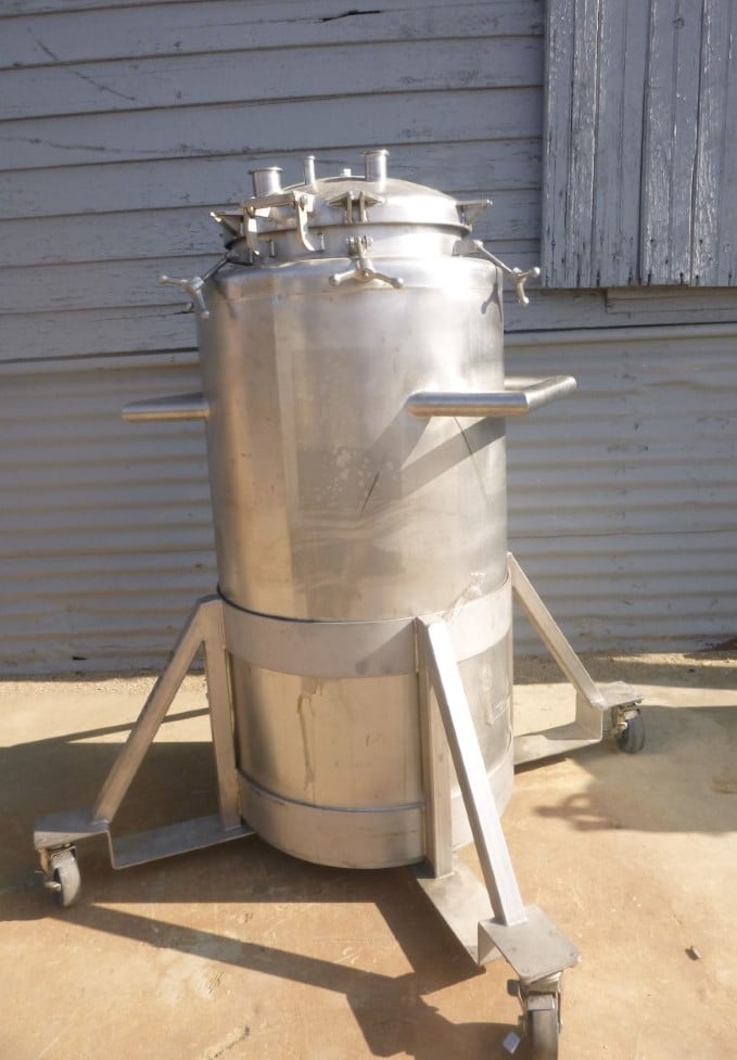 52.8 gallon Cone Craft Craft HyClone, Stainless Steel Pressure Tank, 22" diameter x 38" straight side, 17" - Image 3