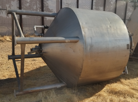 1000 gallon Stainless Steel Jacketed & Agitated Tank, 6' diameter x 4' 3" straight side, 3" diameter - Image 2