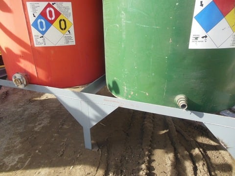 1900 gallon, 54" x 96", National Tank Tank, Carbon Steel Tank, 2" center bottom outlet, 18" diameter Top - Image 2