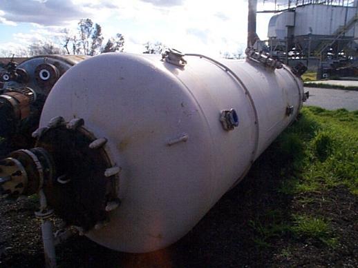3000 gallon Storage Tank, glass lined, 5' diameter x 20' straight side, 24" center top manway, 20" side - Image 1