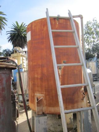 500 gallon 48" x 66", Carbon Steel Tank, 18" top manway, 4" angle iron, (2) 1/2" top inlets, 1.5" top outlet' - Image 2