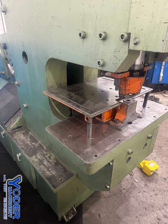 6" x 6" x 5/8" Piranha #PII-140, hydraulic ironworker, 140 ton, 20-1/2" throat, 5-1/4" stroke, 1999 - Image 7