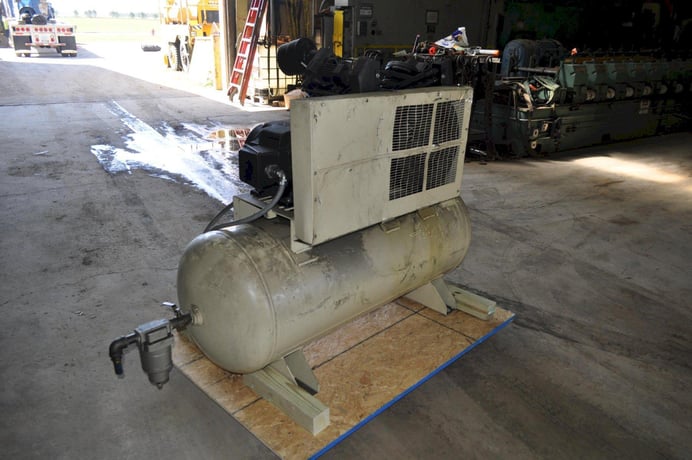 15 HP Ingersoll-Rand #7100, air compressor, 50 cfm @ 175 psi, 120 gallon tank - Image 4