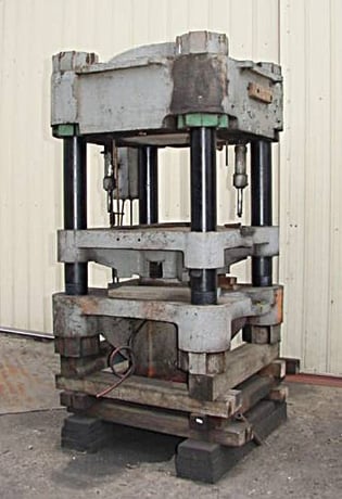 350 Ton, Up-act., 4-post, 30" x42.5", 15" stroke, 23" daylight, 17.5" ram, 55.5" work height, #711 - Image 1