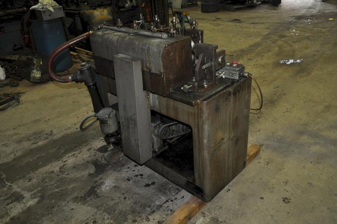 4 Stand, Urafco #M-1-1/4-C, rollformer, 5" roll space, 1.25" shaft diameter, 1.75" vertical adj., 7" - Image 9