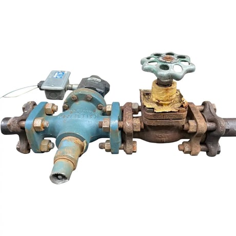 1-1/4" Parker Refrigeration Ammonia S4A Solenoid Valve with Globe Shut-Off Valve, 1-1/4 Globe Shut-Off Valve. - Image 1