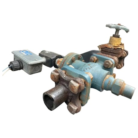 1-1/4" Parker Refrigeration Ammonia S4A Solenoid Valve with Globe Shut-Off Valve, 1-1/4 Globe Shut-Off Valve. - Image 2