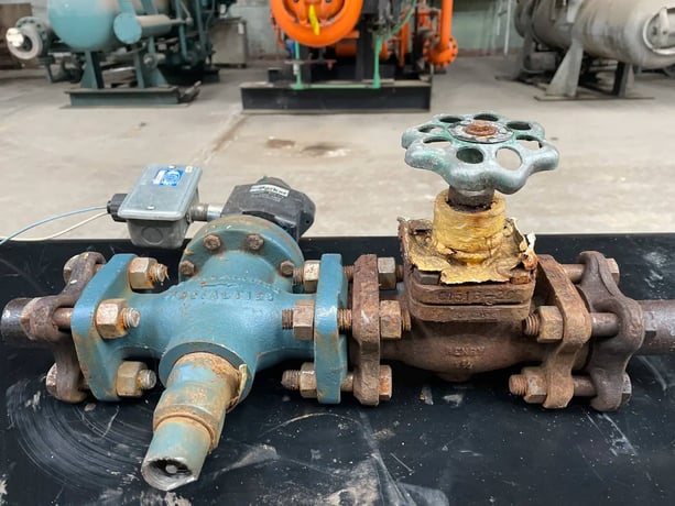 1-1/4" Parker Refrigeration Ammonia S4A Solenoid Valve with Globe Shut-Off Valve, 1-1/4 Globe Shut-Off Valve. - Image 3