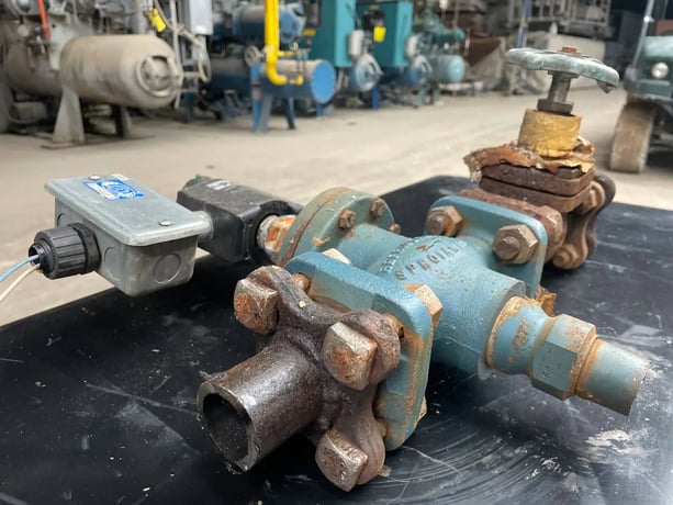 1-1/4" Parker Refrigeration Ammonia S4A Solenoid Valve with Globe Shut-Off Valve, 1-1/4 Globe Shut-Off Valve. - Image 4