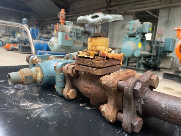 1-1/4" Parker Refrigeration Ammonia S4A Solenoid Valve with Globe Shut-Off Valve, 1-1/4 Globe Shut-Off Valve. - Image 5