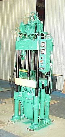 117 Ton, 20" x 20", upact 4-post, 16" stroke, 24.5" daylight, 10" ram, 39" work height, 100" tall, #697 - Image 1