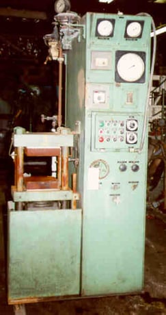 60 Ton, 12" x 12", up-act 4-post, 9" stroke, 14" daylight, self cont.air/oil, 8" ram, 96" tall, #298 - Image 1