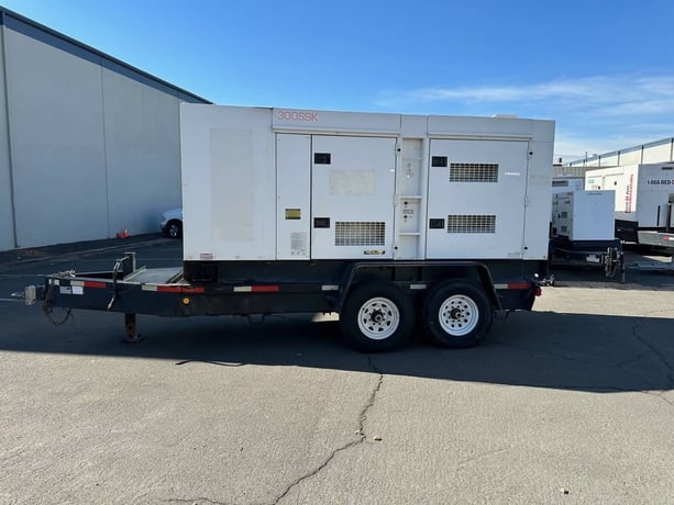 264 KW Multiquip Power #DCA300, mobile diesel generator, multi-voltage, 7238 hours, 2006 - Image 3