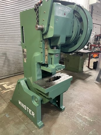 32 Ton, Minster #4, 3" stroke, 9.5" Shut Height, 2.25" adjustment, 24" x15" bolster, rebuilt clutch & brake - Image 3