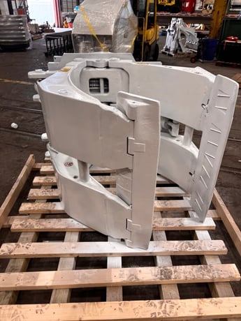 Cascade #90F-RCS-21C, 60" dia. roll clamp - Image 1