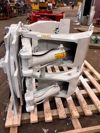 Cascade #90F-RCS-21C, 60" dia. roll clamp - Image 2