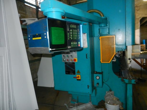 165 Ton, Adira #QHD-15040, 2-Axis CNC hydraulic press brake, 13' overall, 124" between housing, 6.3" stroke - Image 2