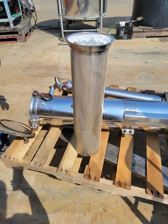 8.5" x 36" Knight, Cartridge Filter Housing, L Chamber, 8" diameter x 30" L flet-lined perforated strainer - Image 8