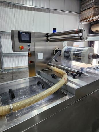 Kramer & Grebe + Grebe #VA-LS/480, Thermoformer, tooled 12" L x 9" width x 1.5 deep, 180 cfm pump, 18" width - Image 4