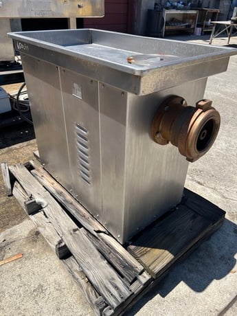 Blonco, Stainless Steel Meat Grinder, 800 kg/hr., 19" x 30" width preparation area, 3" H side walls, 4" - Image 2