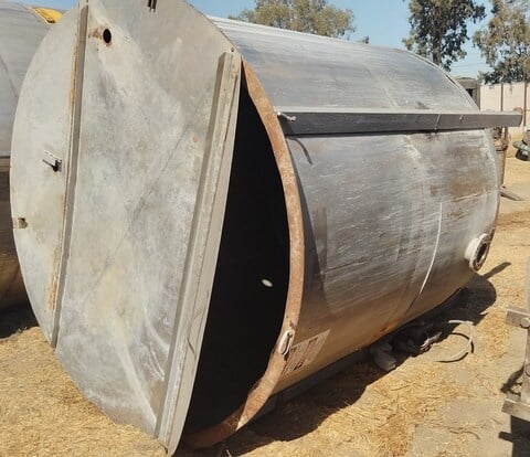 2250 gallon Stainless Steel Tank, Agitated, Cone Bottom, 7' 6" diameter x 8' straight side, 2 HP - Image 2