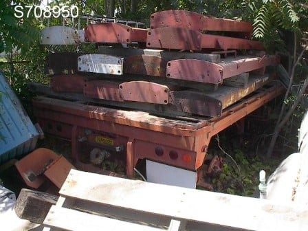 Nabors, Trailer, 8' x 32' flat bed, Dual tire single axle, w/5th wheel pin, 1983 - Image 1