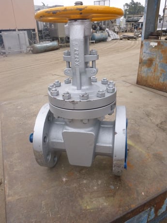 4" Stem & Yoke #Class-300, Gate Valve, Carbon Steel, 740 psi @ 100 deg. F, 410 psi @ 800 deg. F, 2019 - Image 1