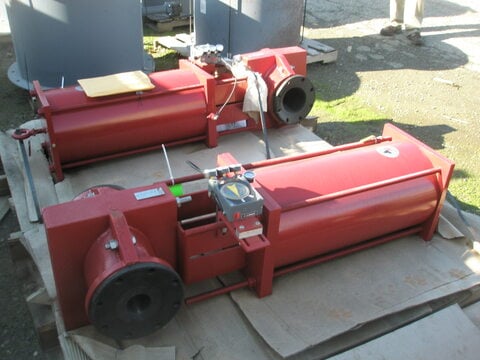 6" x 3" Red Valve #Series-5200, Control Pinch Valve, Iron, 6" x 3" size, w/electro magnetic positioner - Image 3