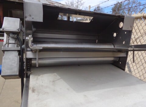 Lucks #LSM-24, Dough Sheeter, Single shear, Stainless Steel, 24" width x 72" L conveyor, 22" pressure plate - Image 5