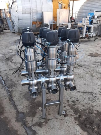 3" Gea Tuchenhagen Tuchenhagen #MBO-OD3, Air Valve Cluster, Stainless Steel, Tri-Clamp, 87-116 psi - Image 1
