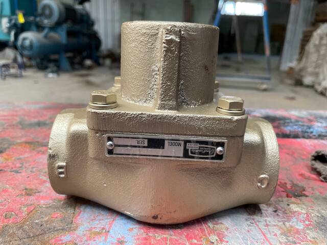1-1/2" NPT Amot Controls 1-1/2ELCT14005 Cast Iron Valve - Image 3