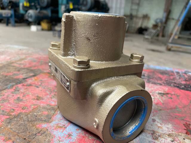 1-1/2" NPT Amot Controls 1-1/2ELCT14005 Cast Iron Valve - Image 4