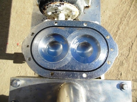 24 GPM, Waukesha #34RF, 316 Stainless Steel positive displacement pump, 1 HP, 1.75" inlet, 2" outlet - Image 4