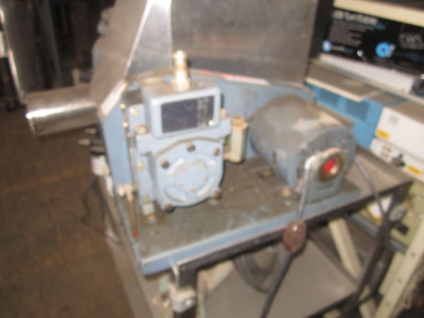 Welch #1400-DuoSeal, vacuum pump, 1/3 HP, 1/2" inlet/outlet - Image 1
