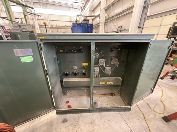 750 KVA 34500Y/19920 Primary, 220Y/127 Secondary, 3 phase, Padmount Transformer - Image 3